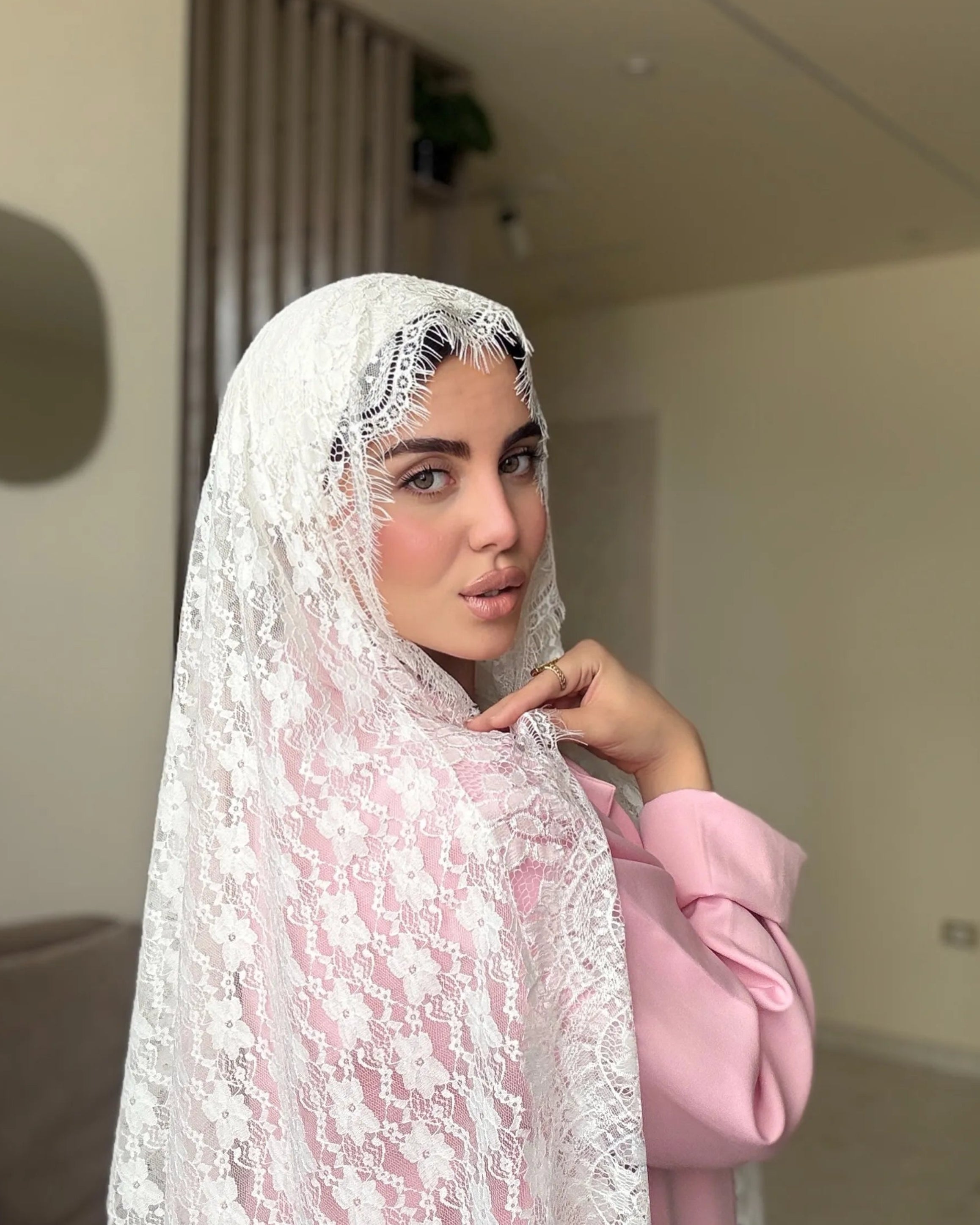 Luna Lace (off-White)