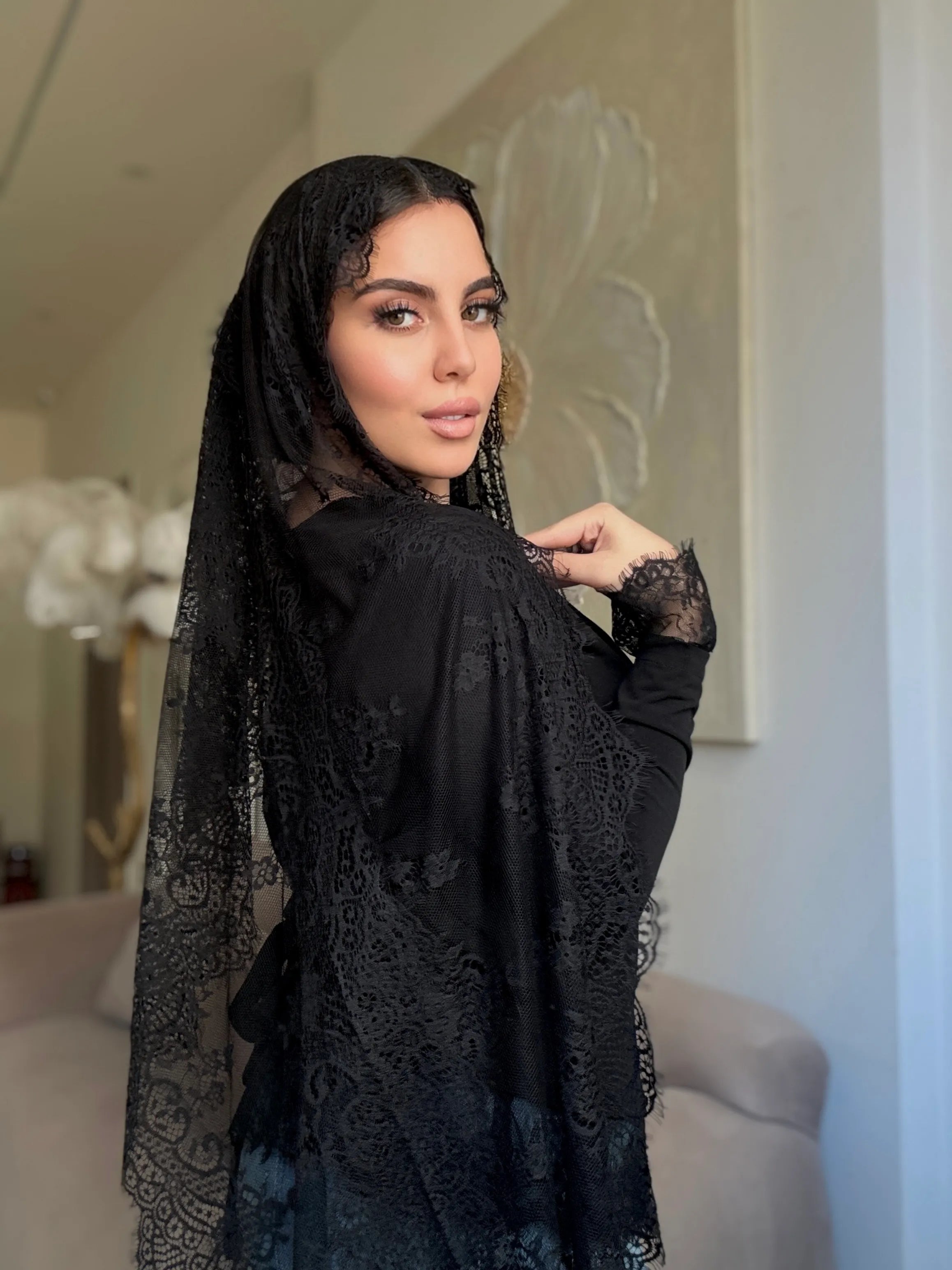 Chantilly Lace (black )1