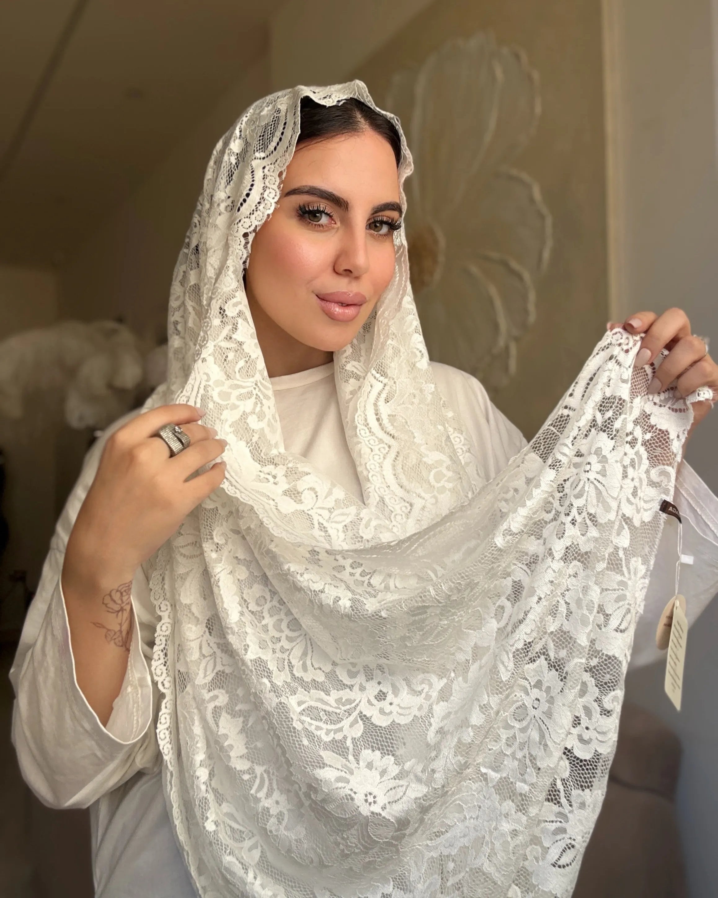 Muse Lace (off-White)1
