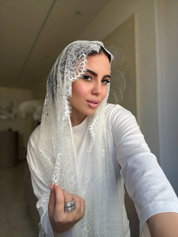 Serene Lace (off-White)3